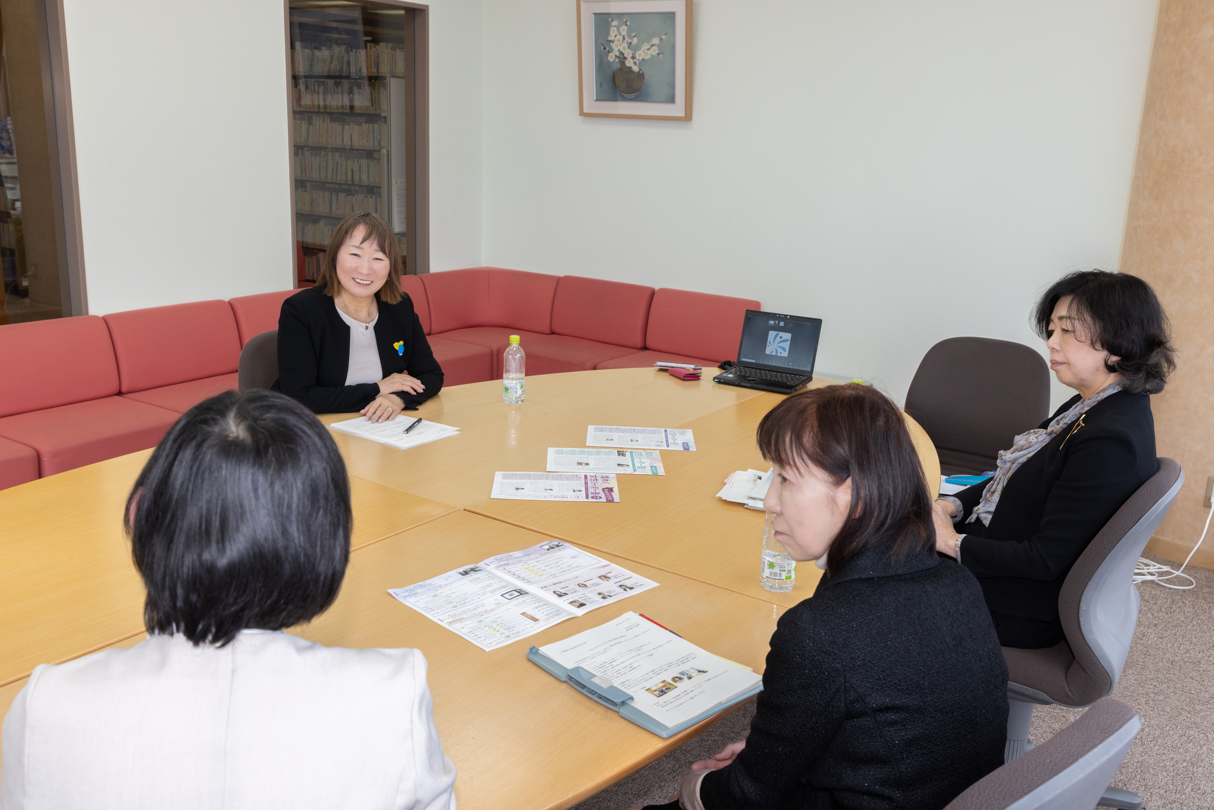 女性リーダー育成について話す荒金雅子